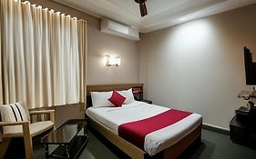 Naadi Stayinn -Premium Rooms